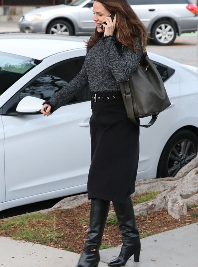 Female Celebrity Boots &amp; Leather - Jennifer Garner