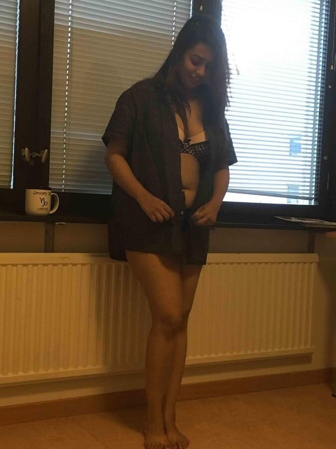 Hot sexy desi IT girl big boobs indian leaked with bf ()