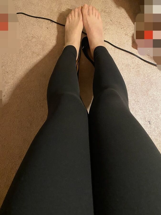 My Daily sweaty big nylon feet