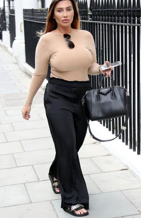 LAUREN GOODGER