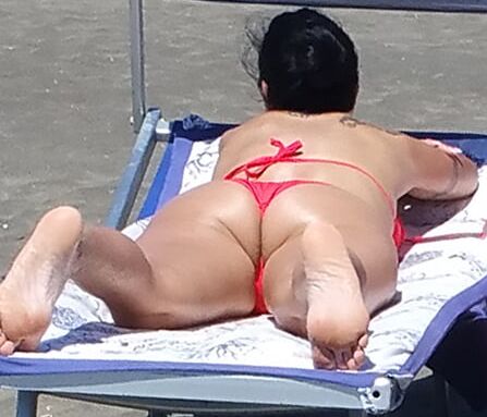 Beach voyeur