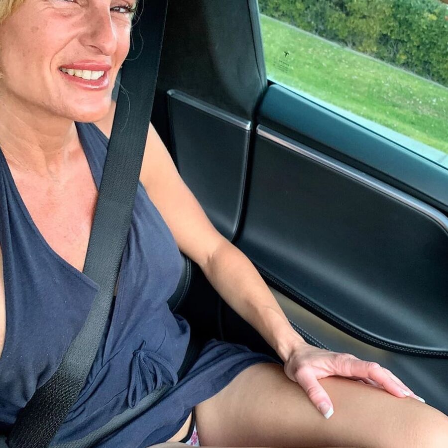 Hot amateur mature mom teasing me at home
