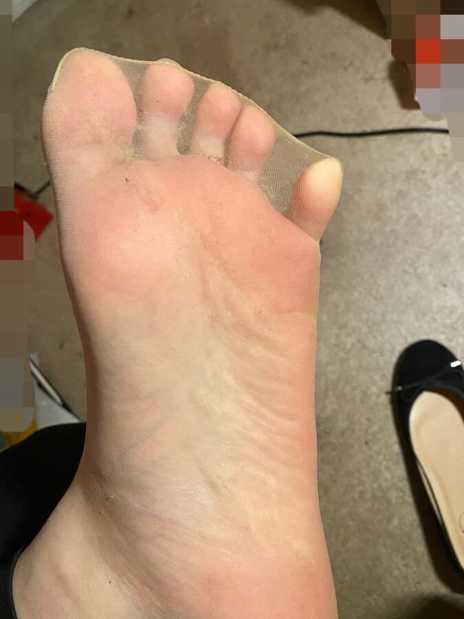 My Daily sweaty big nylon feet
