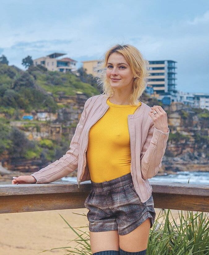Braless MoFos