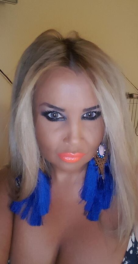 Greek Huge tits Milf