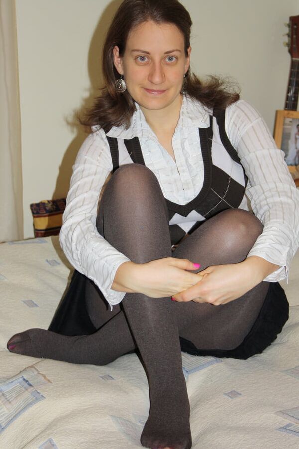 Kata - The Pantyhosed MILF Goddess