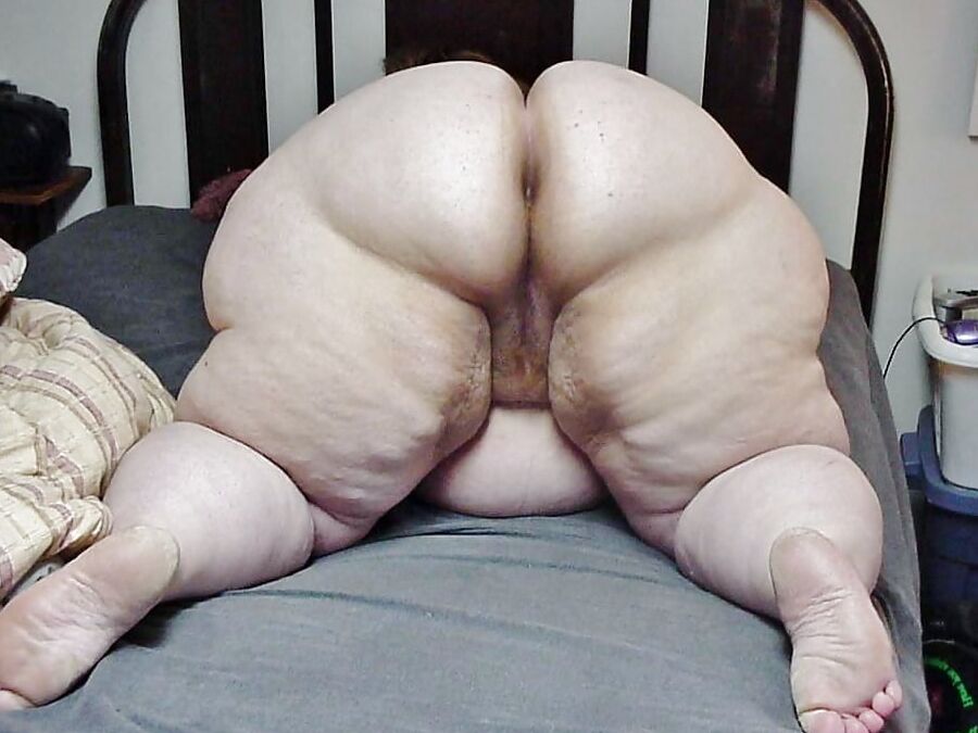 DEEP ANAL MATURE BUTTHOLES
