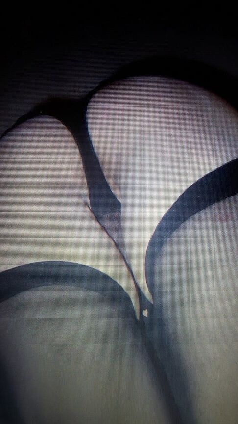 Wow!! such a very nice rear view of the sweet slut Jayne