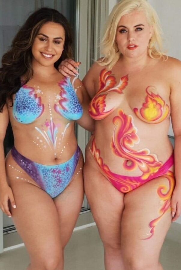 Curvy Model