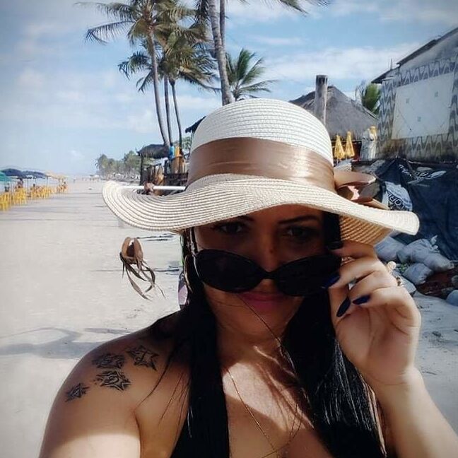 LENINHA MADURA COROA RABUDA GOSTOSA BIQUINI