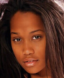 Ellee Smith