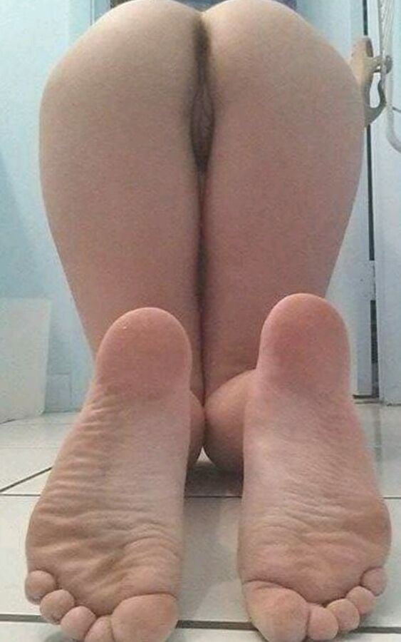 Girlfriend&;s Feet