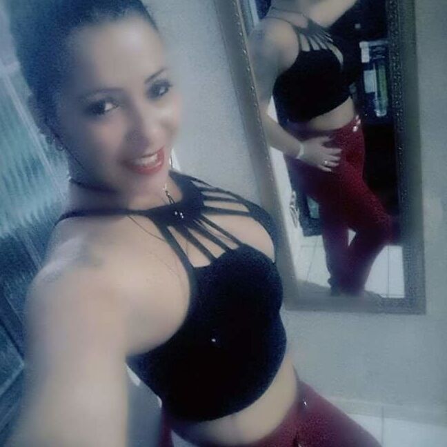 LENINHA MADURA COROA RABUDA GOSTOSA BIQUINI