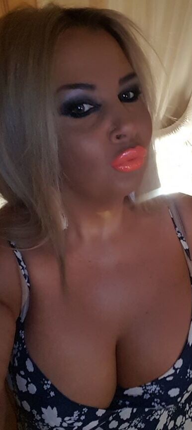 Greek Huge tits Milf