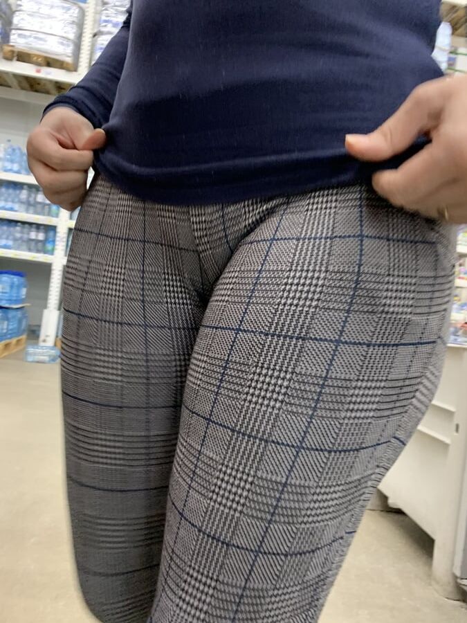Hot mature cameltoe