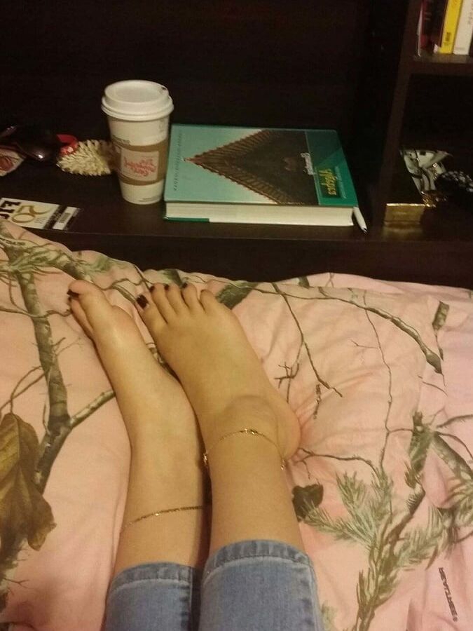 Girlfriend&;s Feet