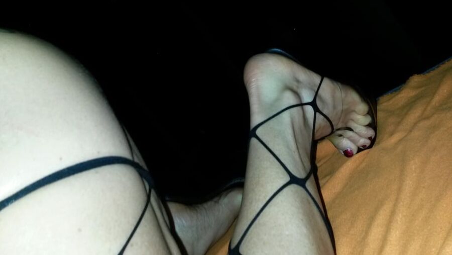 Julia Exclusiv feet