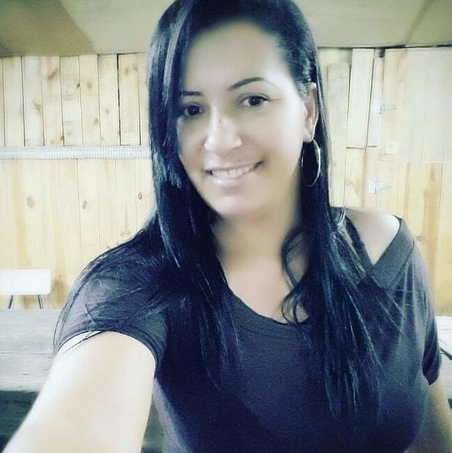 LENINHA MADURA COROA RABUDA GOSTOSA BIQUINI