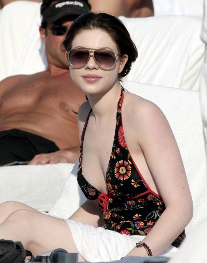 Michelle Trachtenberg cute woman