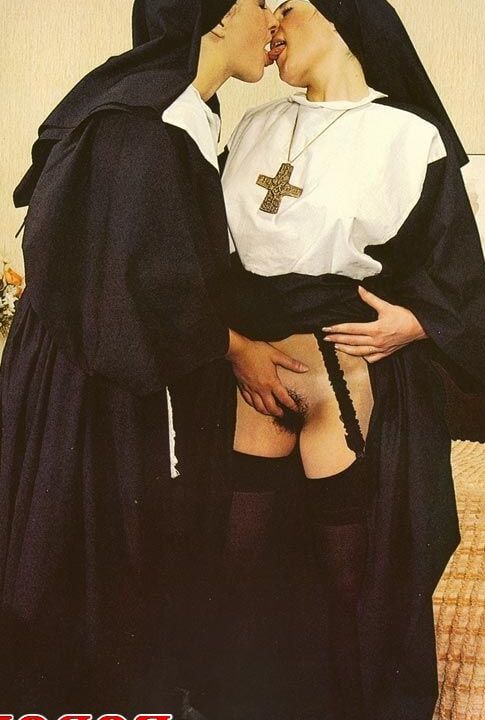 Lesbische Kuesse (Lesbian Kisses)