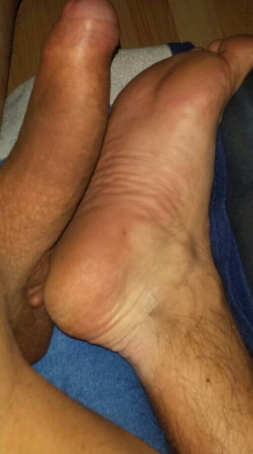 feet,soles and toes