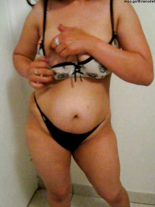 Mom damn and sexy-