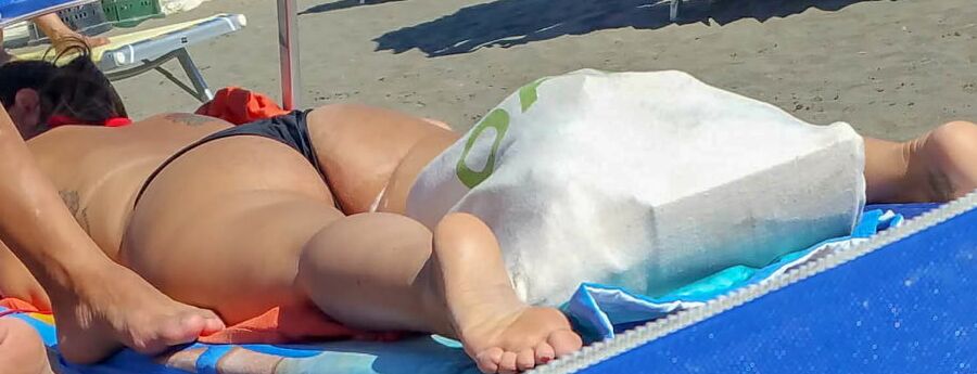 Beach voyeur