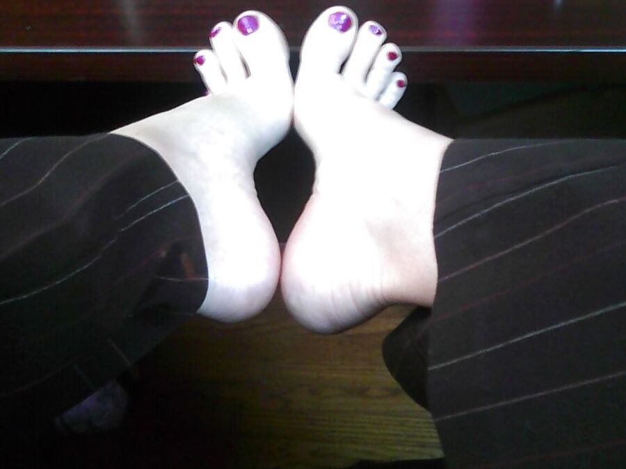 Celeb feet pics for tributes