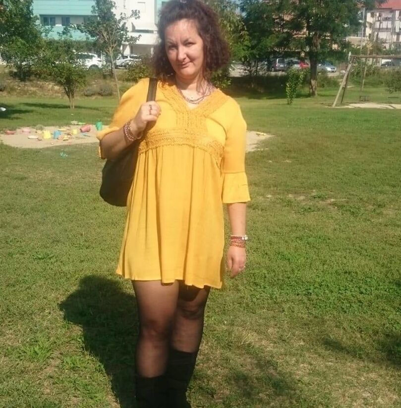 mature women in pantyhose