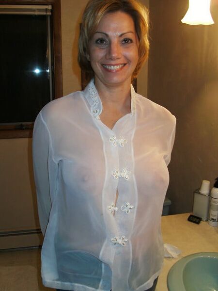 Older and hot (Braless)