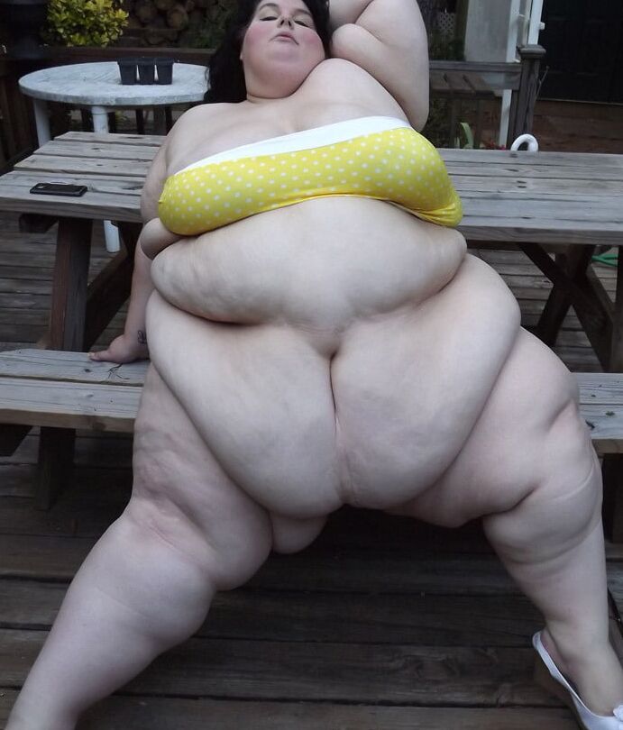 Belly To Knees