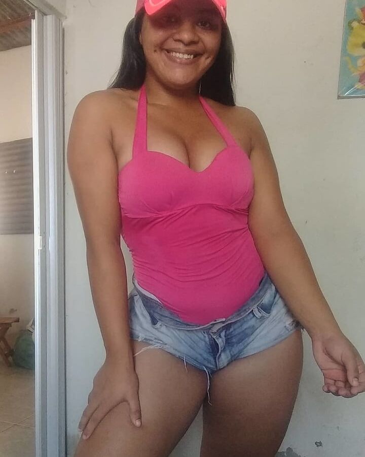 PUTA DO INSTAGRAM: Emily Tamirys