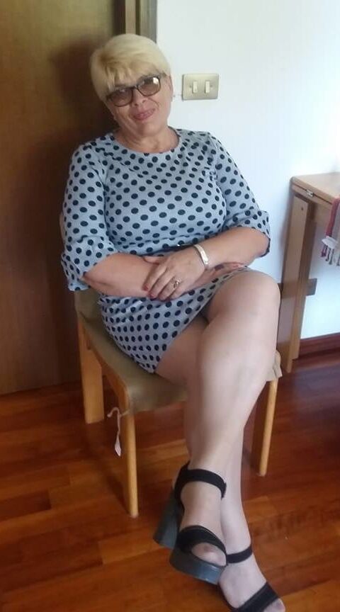 mature women in pantyhose