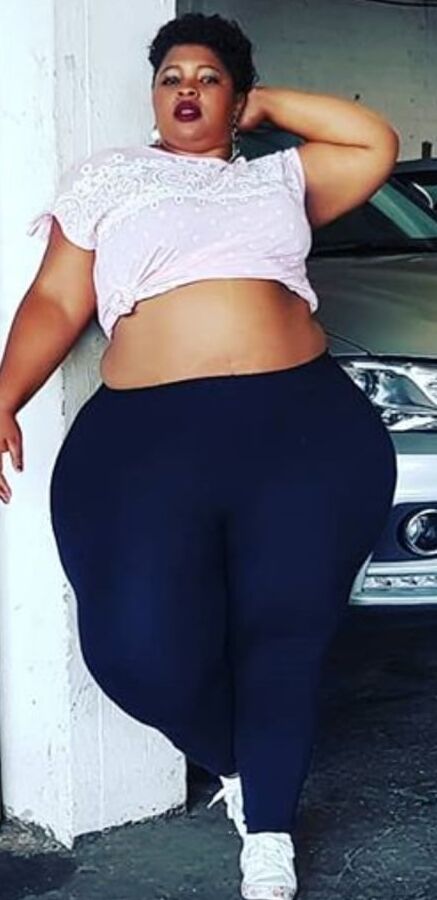 Huge booty mega hip african ssbbw pear lana