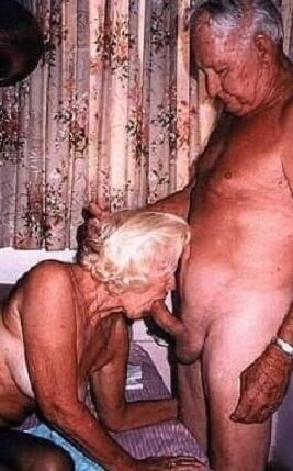 she sucks him
