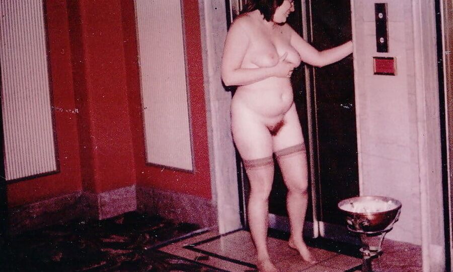 Women Need Exposure - Retro Sluts Mix