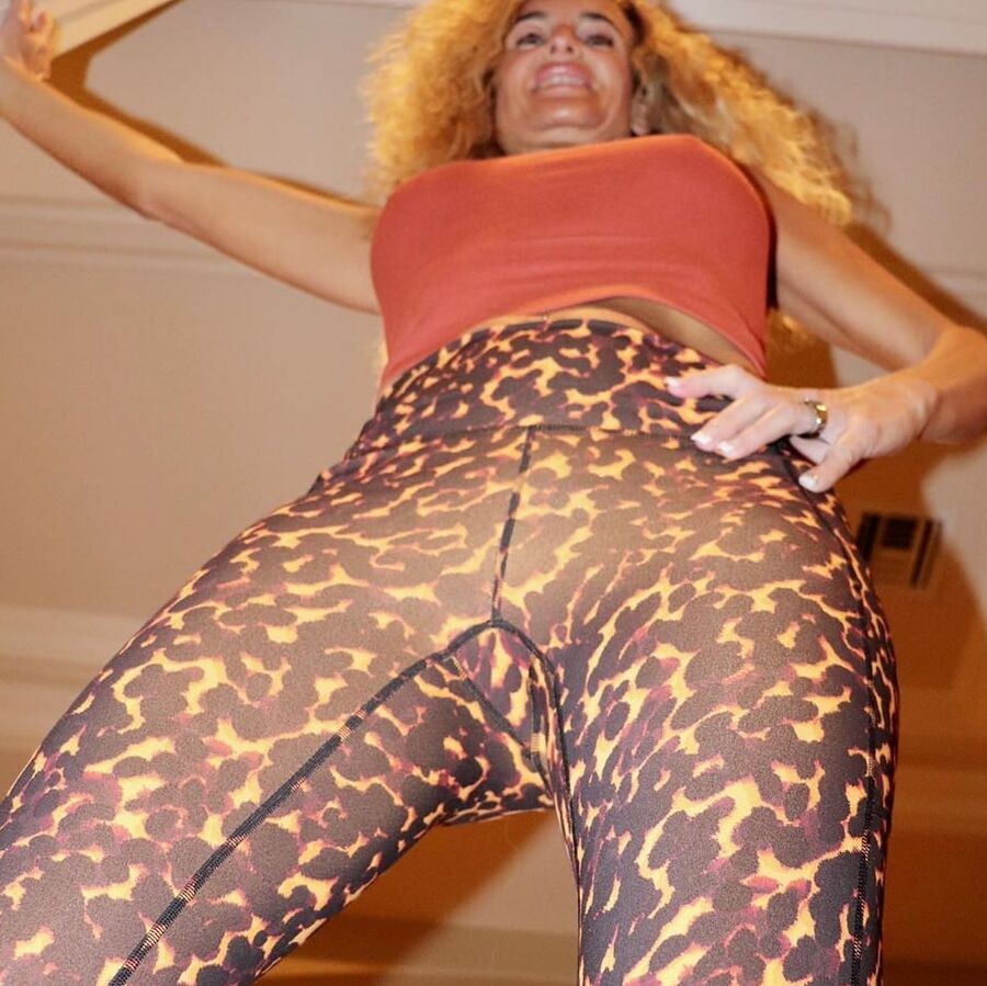 Hot mature mom in thight pants
