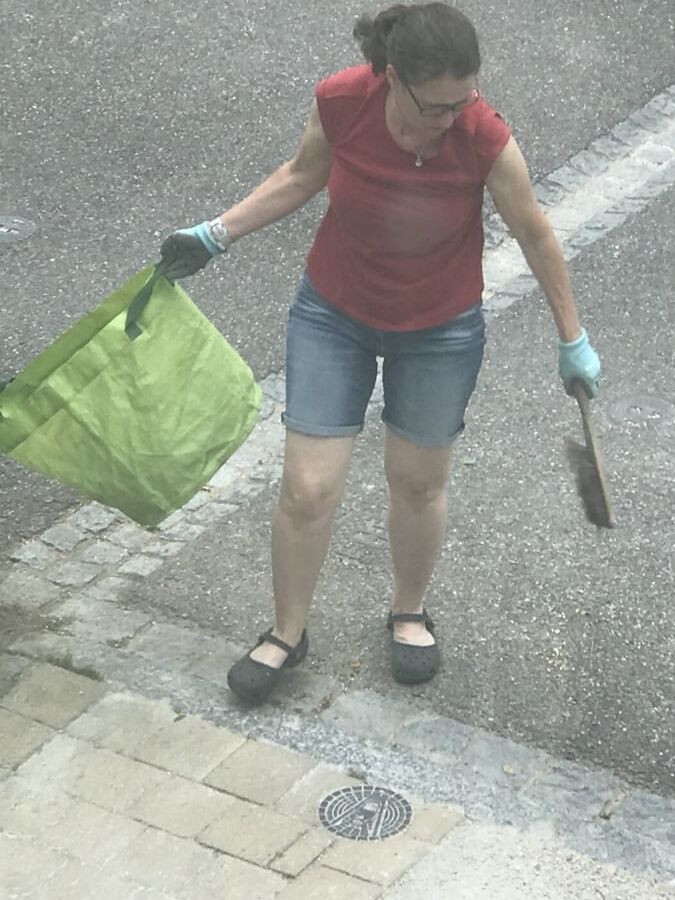 Devote Nachbarin Teil