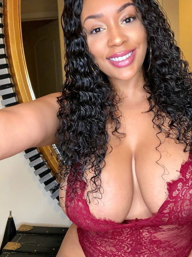 Glam Milfs