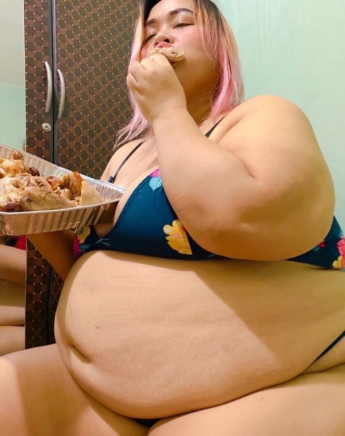 random FAT GIRLS that make me hard