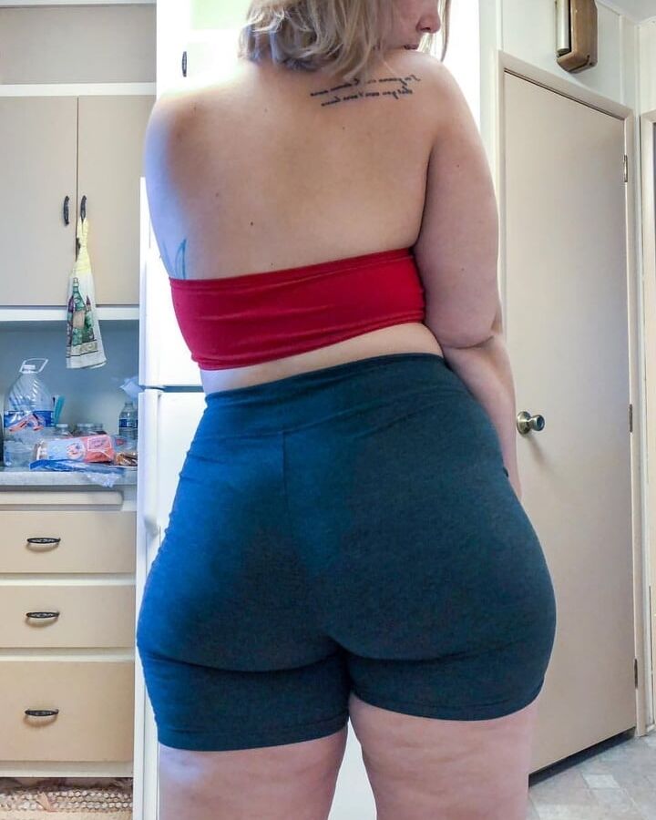 Jules M (confidentlyjules on insta)