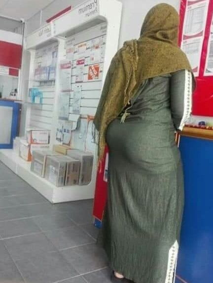HIJABI SLUTS KOPFTUCHSCHLAMPEN MUSLIM