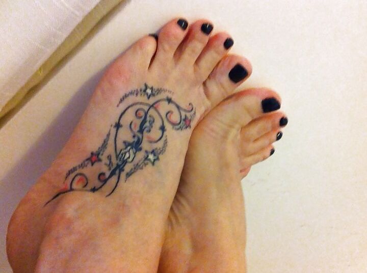 Celeb feet pics for tributes