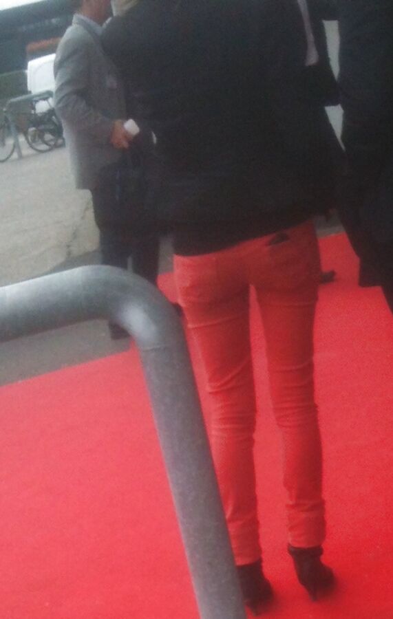 Vanessa&;s thigh gap