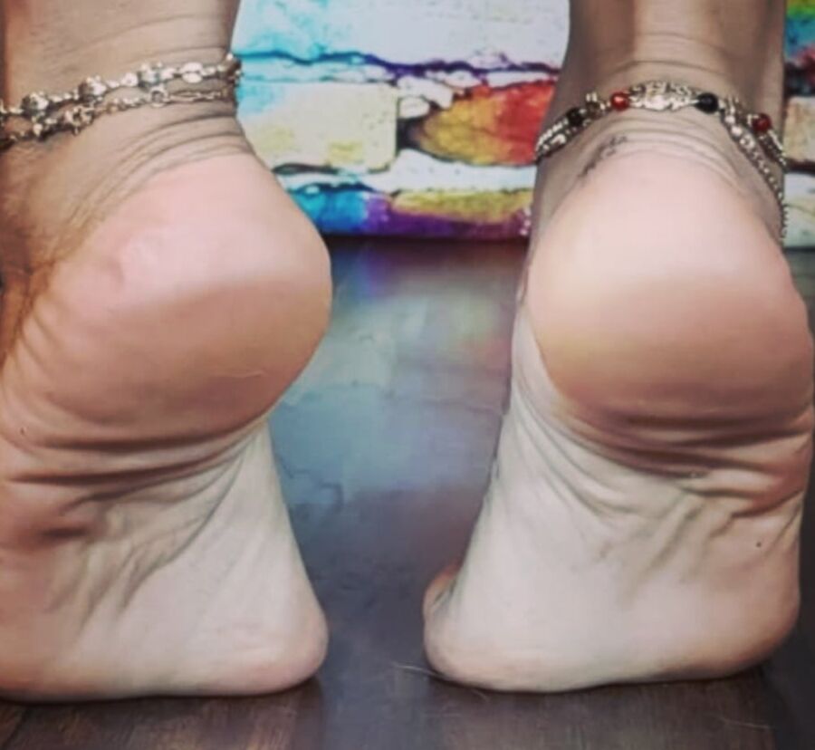 Arab wife wrinkled soles