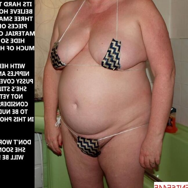 SHOCKING MICRO-BIKINI STRIPTEASE !