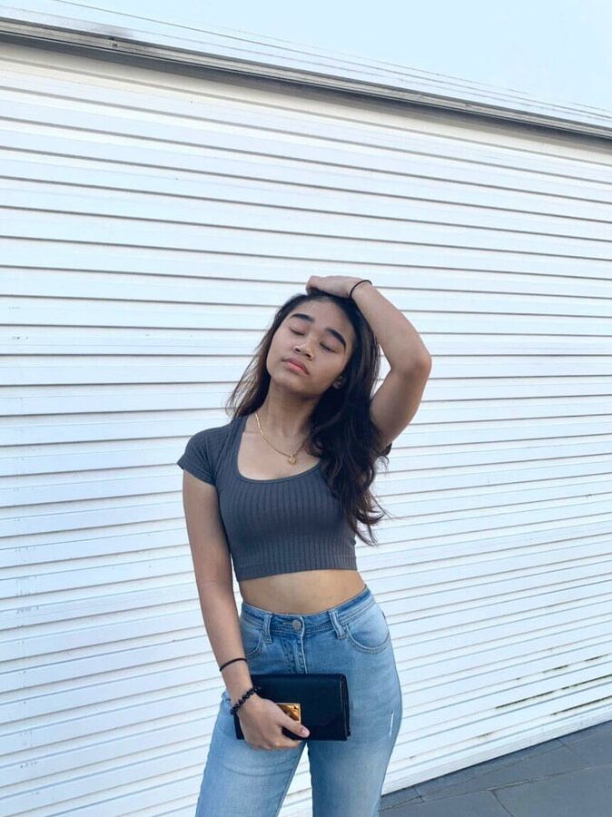 Who has her sextape or nudes pm