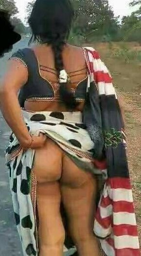 Sexy Indian ladies ass and thighs