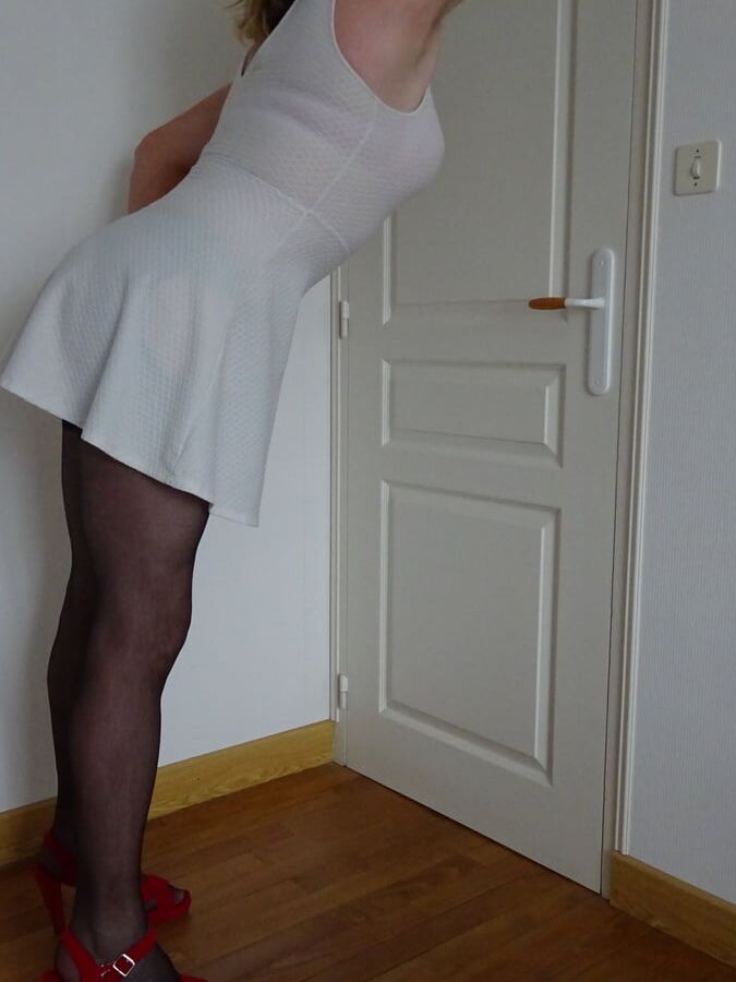 tight white skirt sexy