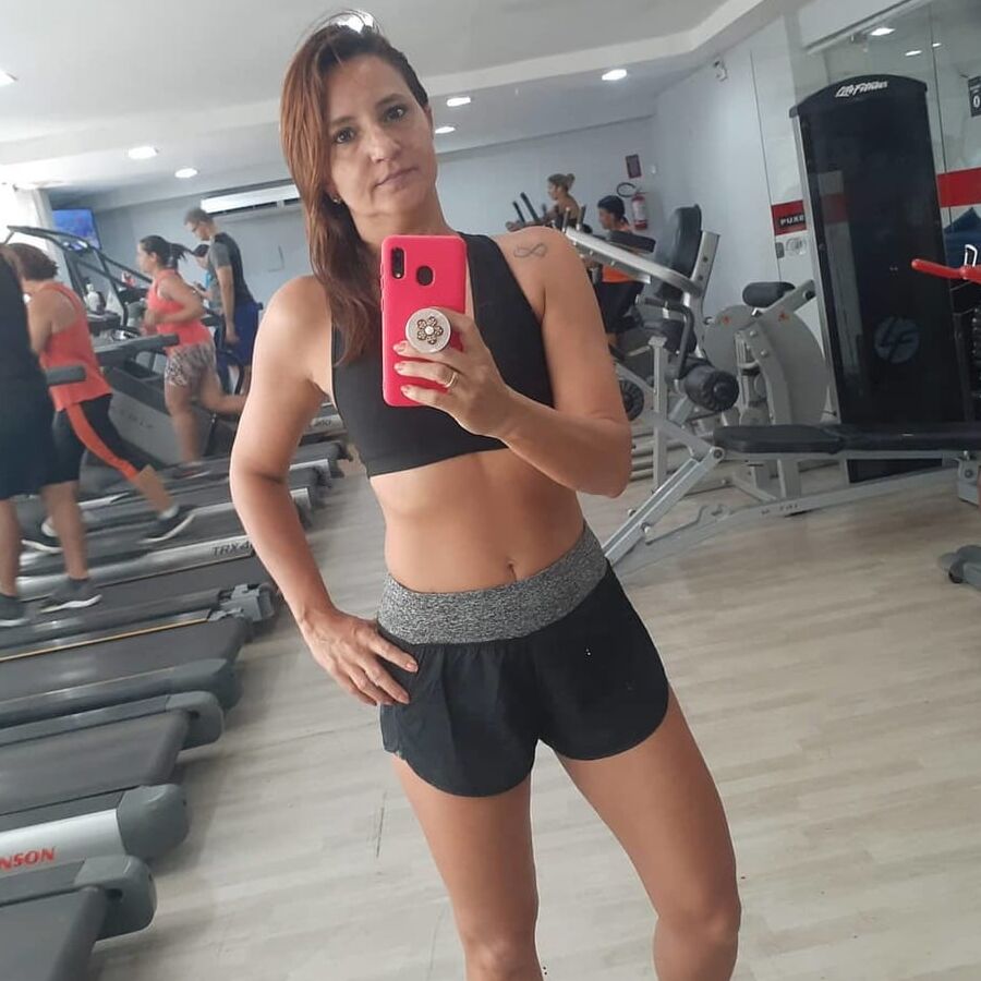 Fitness milf (coroa tezuda)